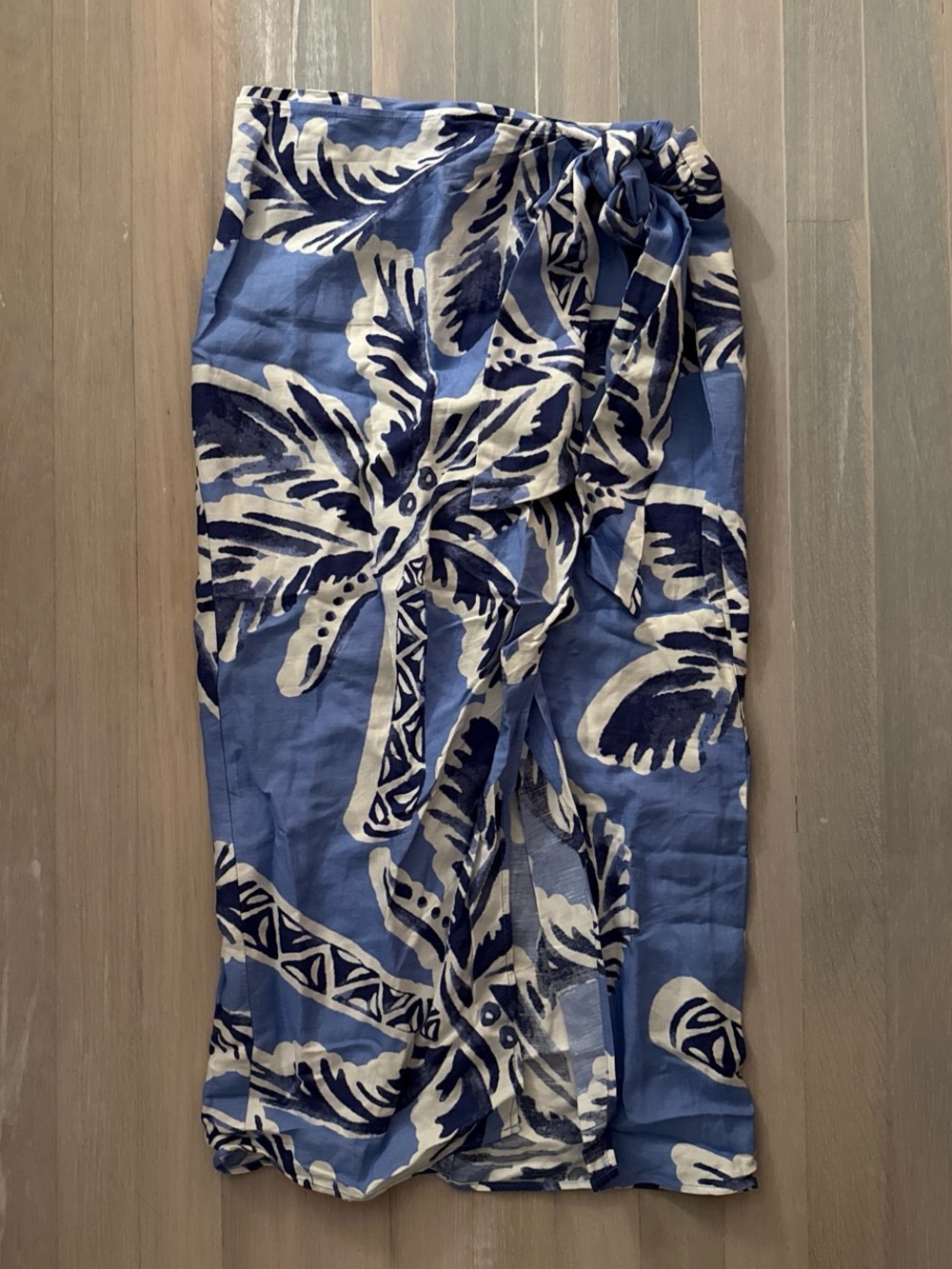 H&M Linen Blend Blue and White Tropical Palm Sarong